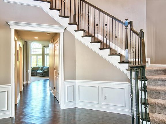 3rd image of 2632 Twin Lakes Dr