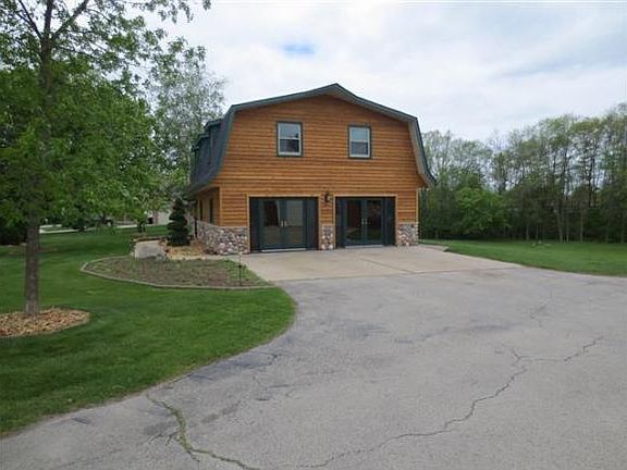 3rd image of 1920 Emerald Dr