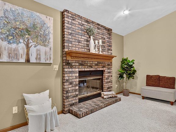 4th image of 5316 N Cypress Dr