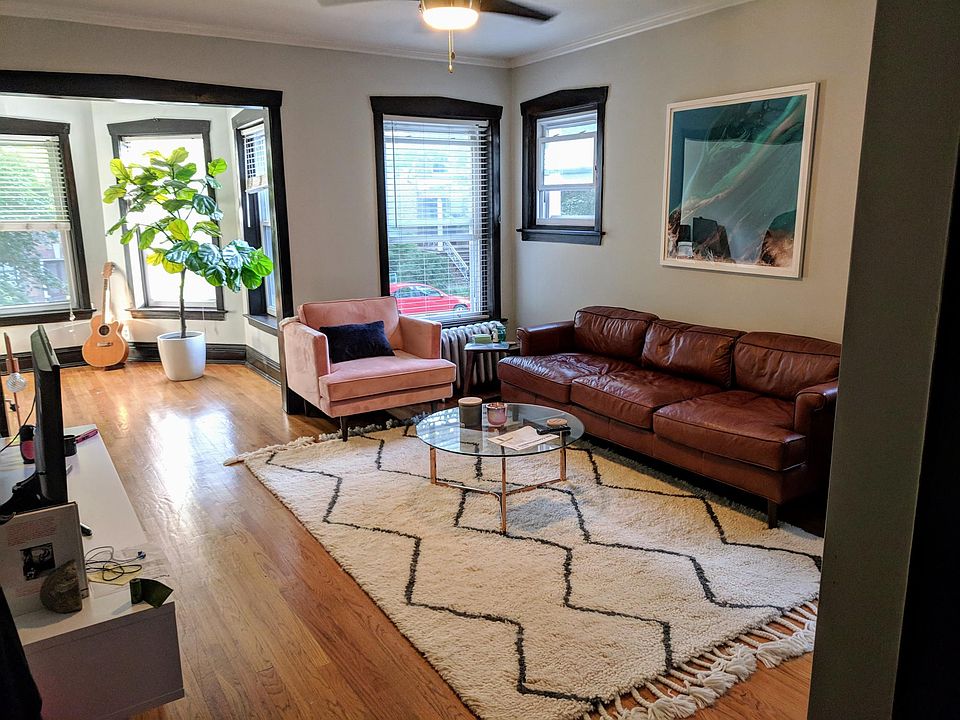 1st image of 1951 W Waveland Ave #1