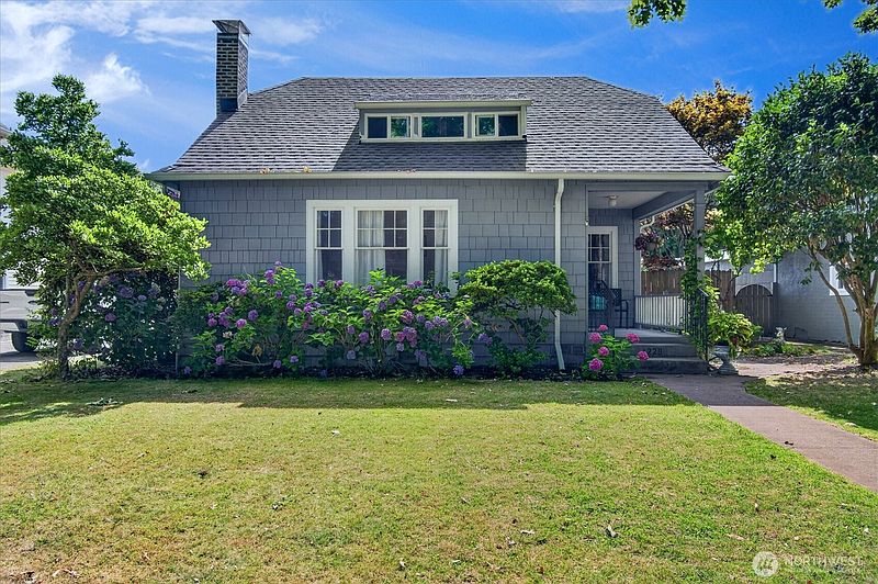 3rd image of 1228 22nd Avenue