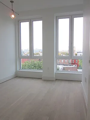 Rented by Full Time Management | media 145