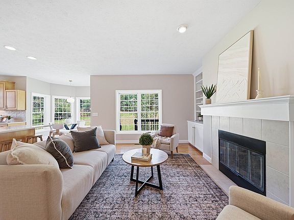 4th image of 28 Rosegate Farm Drive