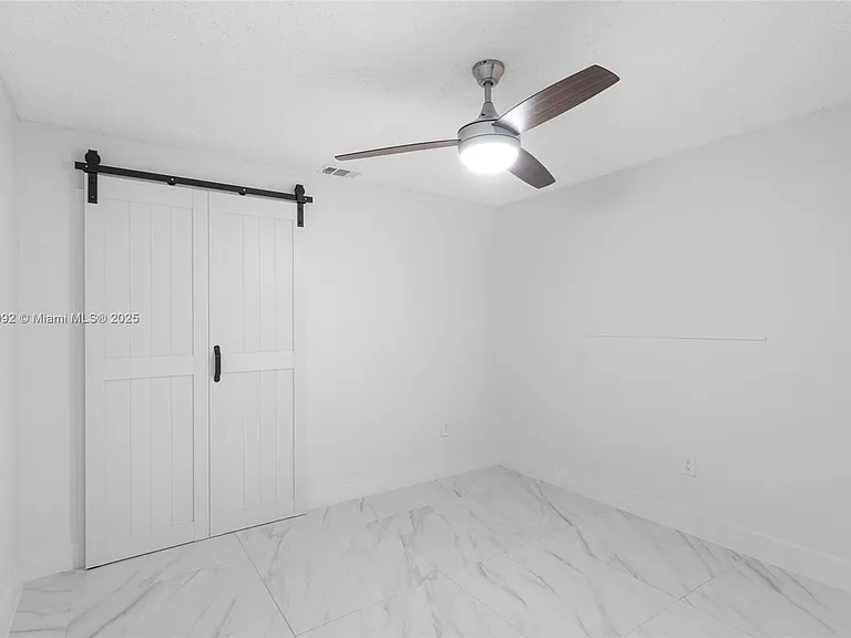 2515 W 65th St — Photo 11