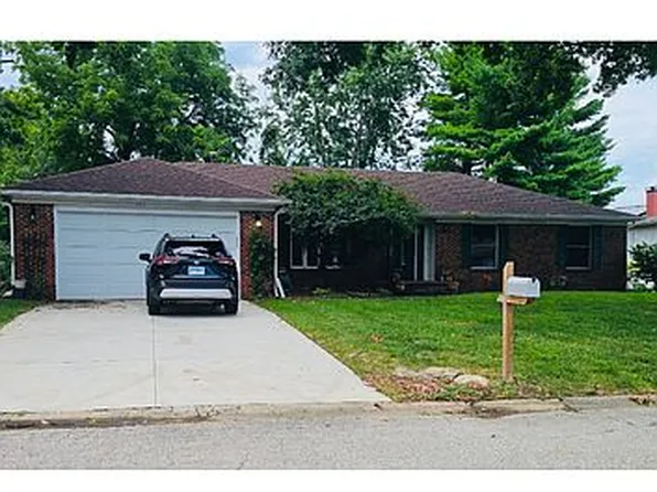 501 Hartford Dr, Sherman, IL 62684