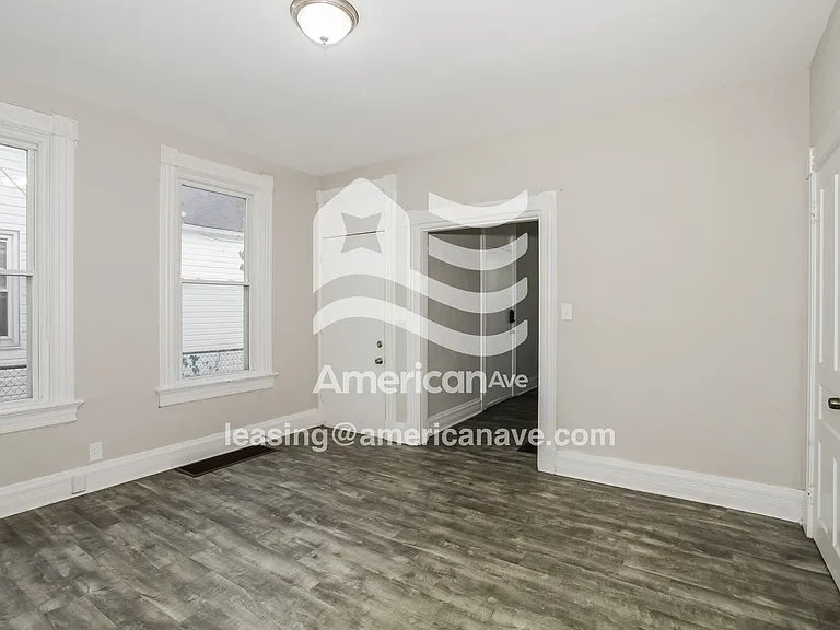 173702_003_living_room_13867871.jpg