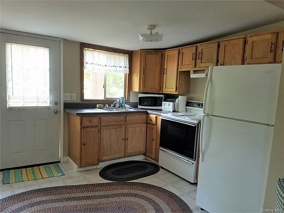 4th image of 22 Walnut St #103