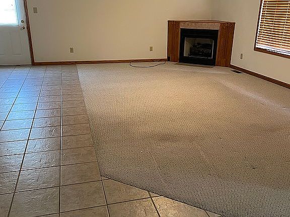 3rd image of 1655 Hill Dr