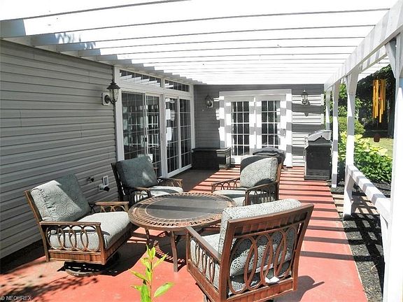 Connects to living/sunroom.