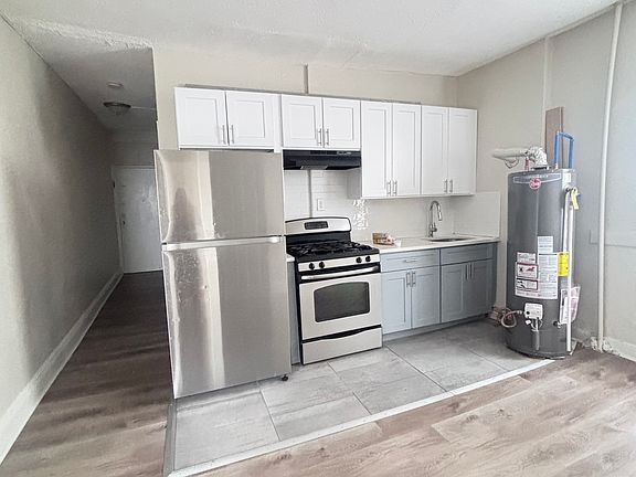 5th image of 672 Grand St #C
