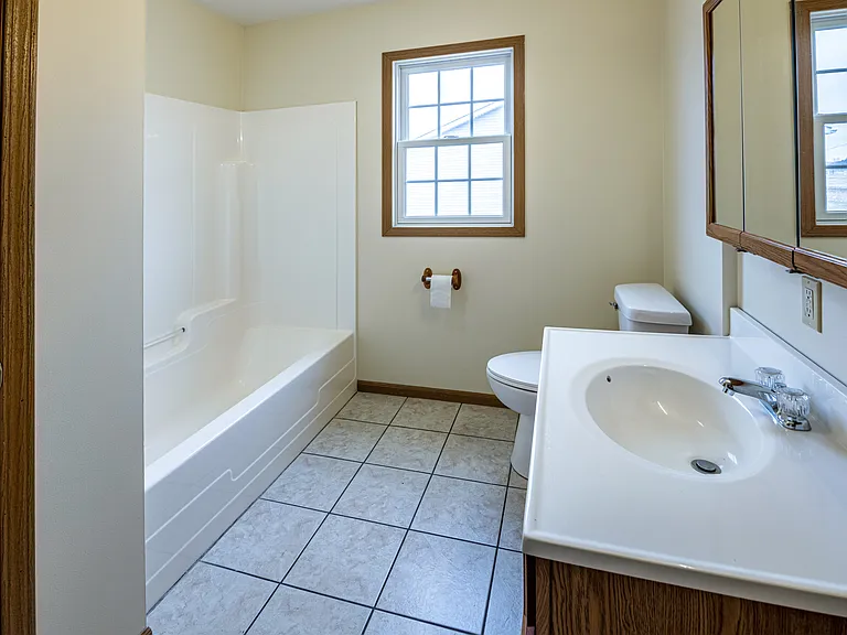 1210 Northernview Dr — Photo 10