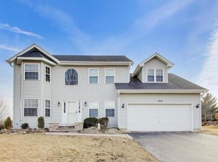 313 Fox Bend Cir, Bolingbrook, IL