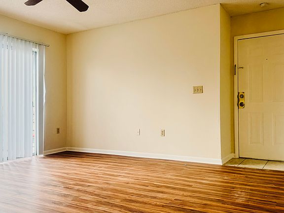 4th image of 5214 Via Hacienda Cir APT 205