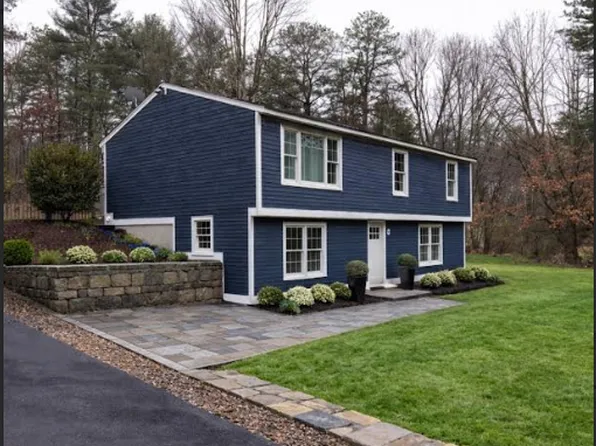 28 Pawcatuck View Rd, Richmond, RI 02812