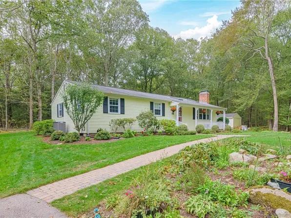 125 Stony Ln, Exeter, RI 02822