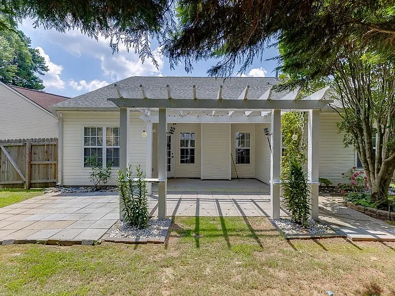 2464 Laurelfield Dr — Photo 37