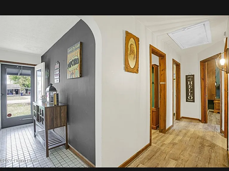 5713 Walnut Way — Photo 3