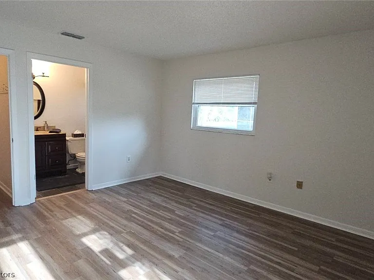 4018 Vilabella Dr — Photo 3