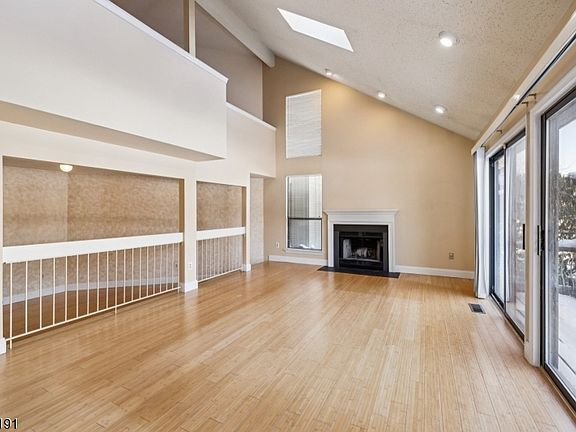 3rd image of 18 Woodhill St