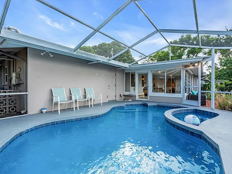 2732 Valencia Dr — Photo 39