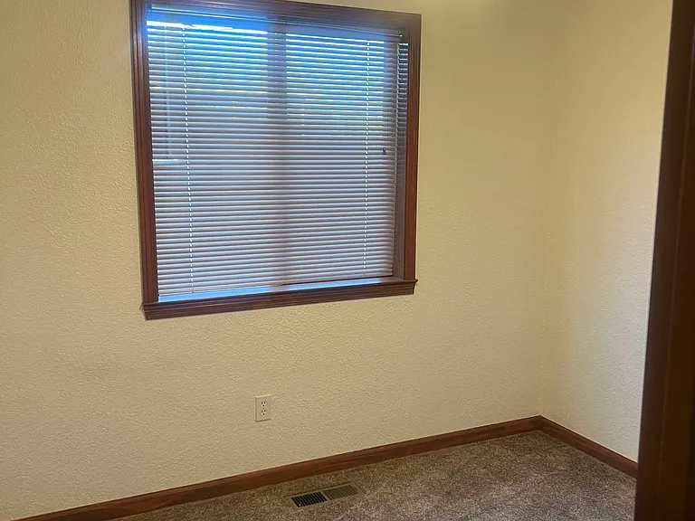 5900 Laramie Ln — Photo 6