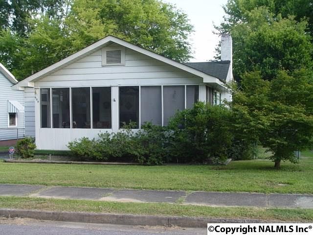 2nd image of 809 Raley St