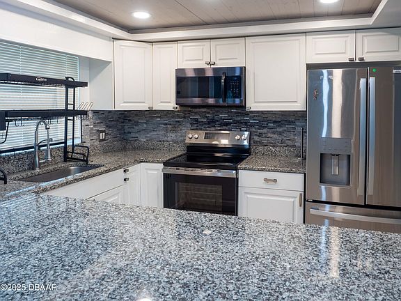 5th image of 1735 S Palmetto Ave