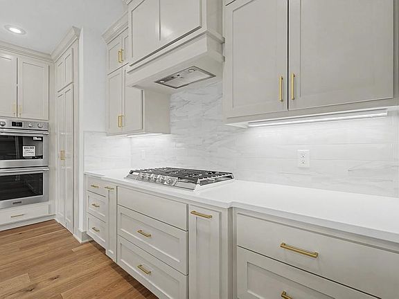 5th image of 8369 San Giacomo Ave