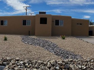 2124 Skyway Dr, Las Cruces, NM 88001