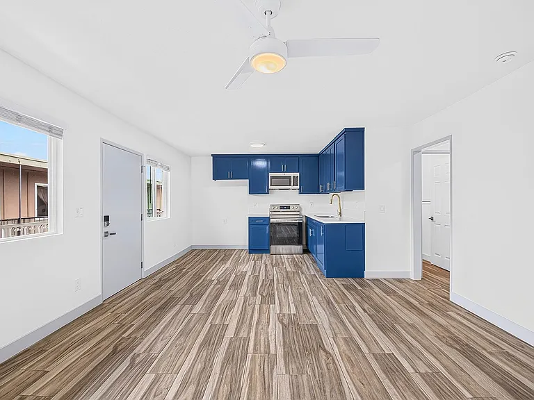 1332 Walnut Ave — Photo 3