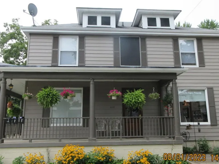2228 S Harrison St — Photo 1
