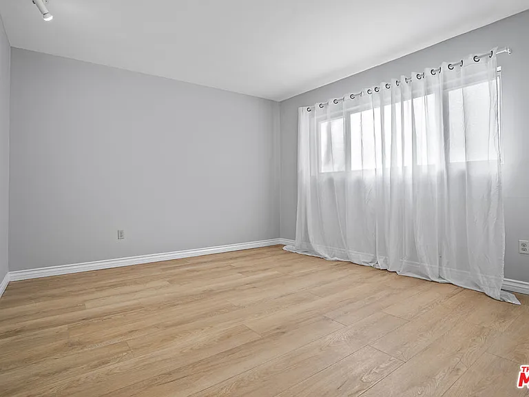 11743 Mayfield Ave #3 — Photo 15