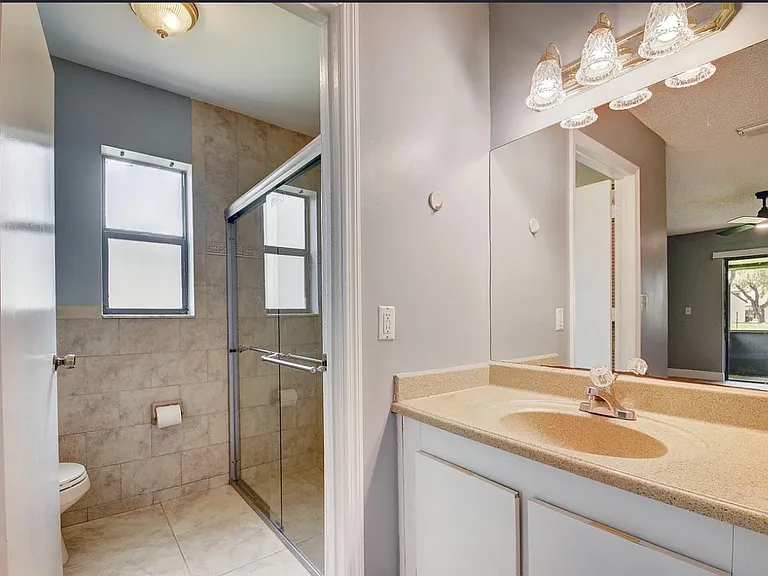 1921 Monks Ct — Photo 6