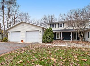 10123 Graefield Ct, Portage, MI 49024