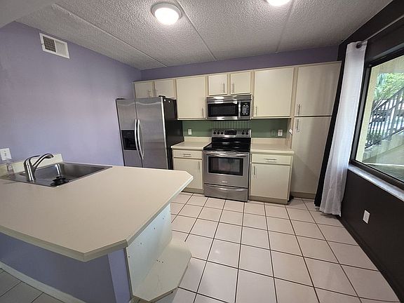 3rd image of 1601 Big Tree Rd APT 901