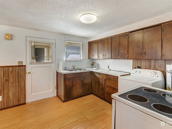 5th image of 1716 SE Holman Street