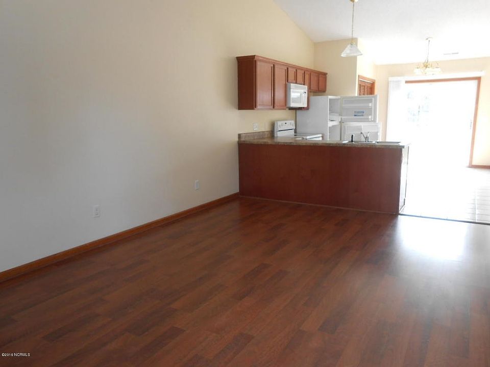 2nd image of 117 Croatan Ct