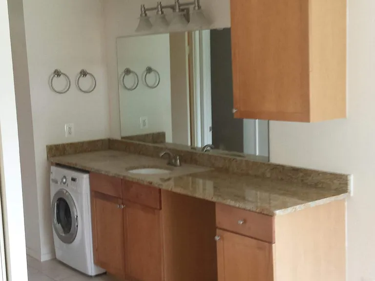 75 S Reynolds St #G419 — Photo 7