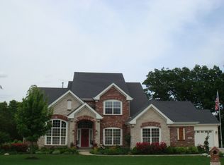 890 Arbor Chase Dr, Ballwin, MO 63021