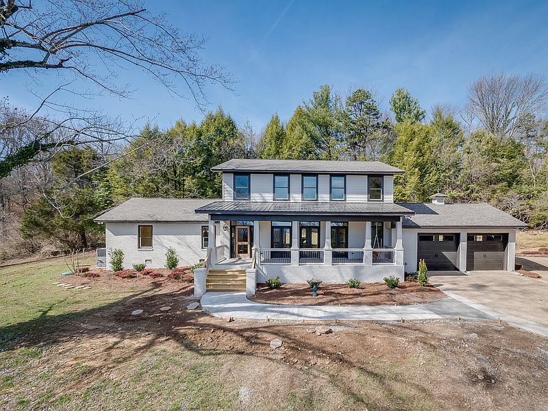 Welcome 
to
1107 Lula Lake Road