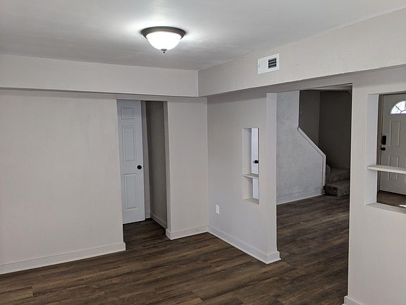 3rd image of 2309 Blake Ave #2307