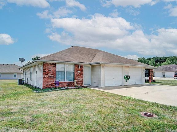 3rd image of 1313-1315 Blue Branch Dr
