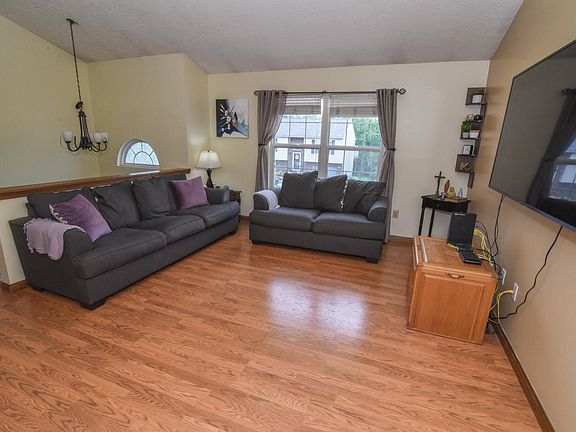 5th image of 10714 Glenhurst Dr