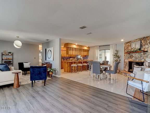 3rd image of 97 Maura Ter