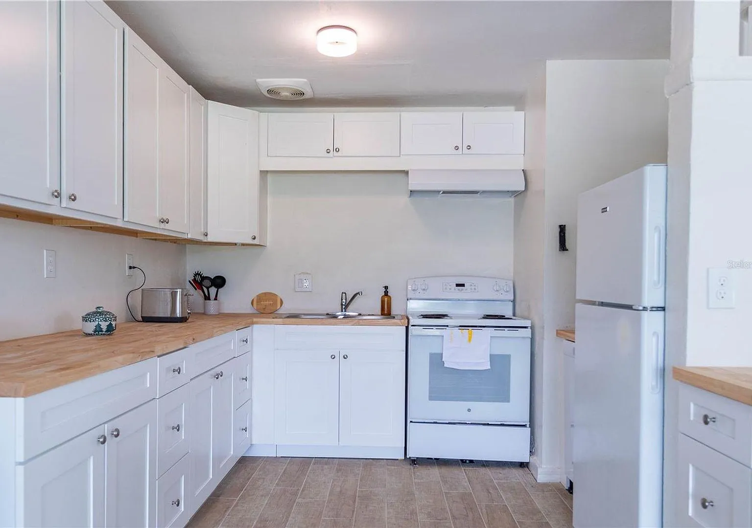 4 bed, 1325 sqft, $2,050 — Photo 3