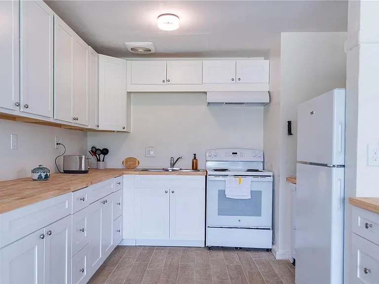 4833 Crow St — Photo 3
