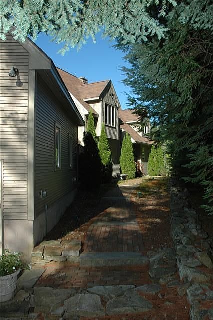2nd image of 52 Elliot Rd