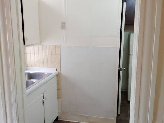 5th image of 1106 Butternut St #1