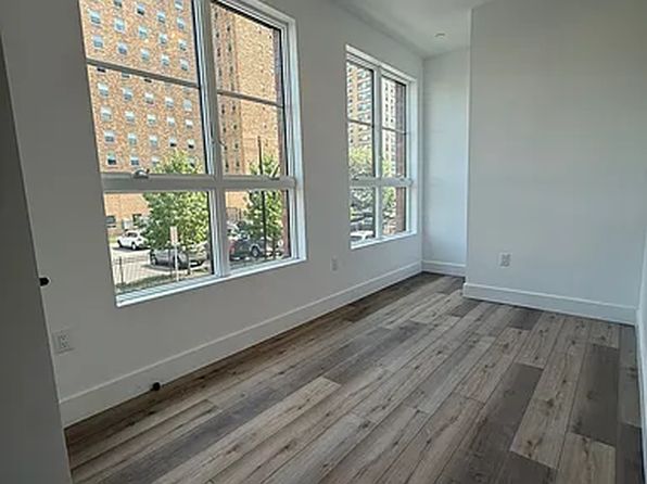 281 Halsey St #Var5