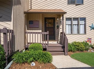 12 Kristee Cir, West Warwick, RI 02893
